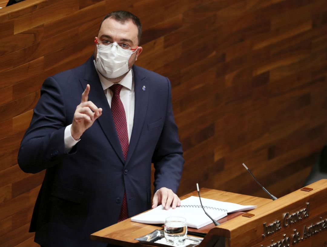 El presidente del Principado, Adrián Barbón, durante la primera jornada del Debate del Estado de la Región. El presidente del Principado, Adrián Barbón, durante la primera jornada del Debate del Estado de la Región.