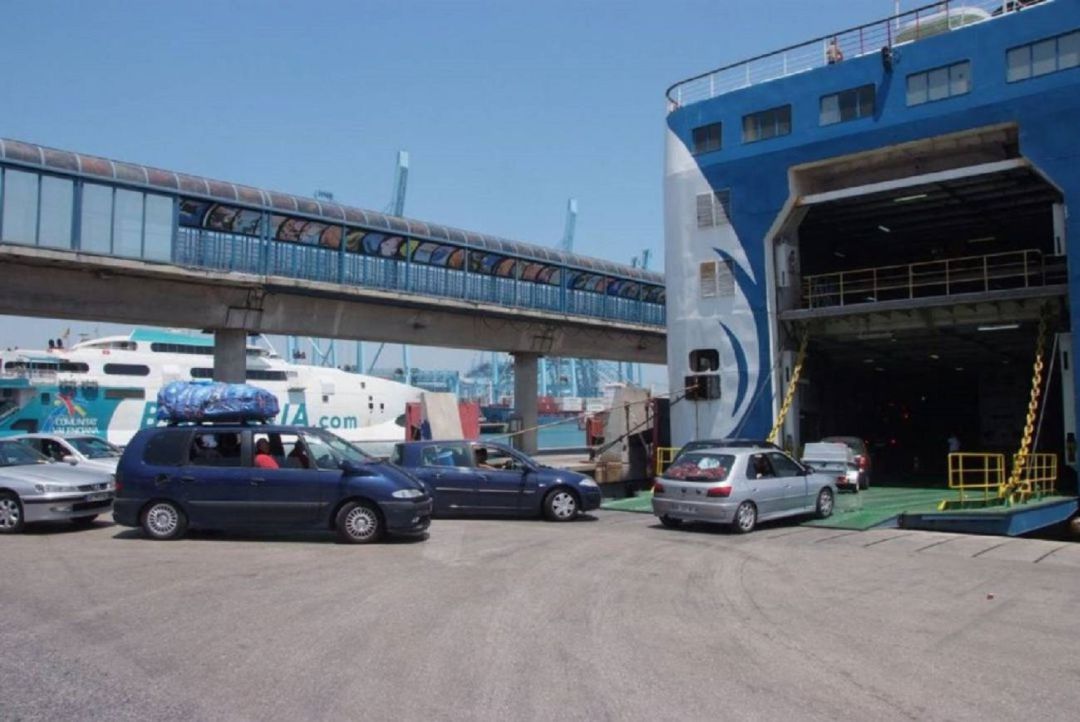 Un embarque en el puerto de Algeciras. Un embarque en el puerto de Algeciras.