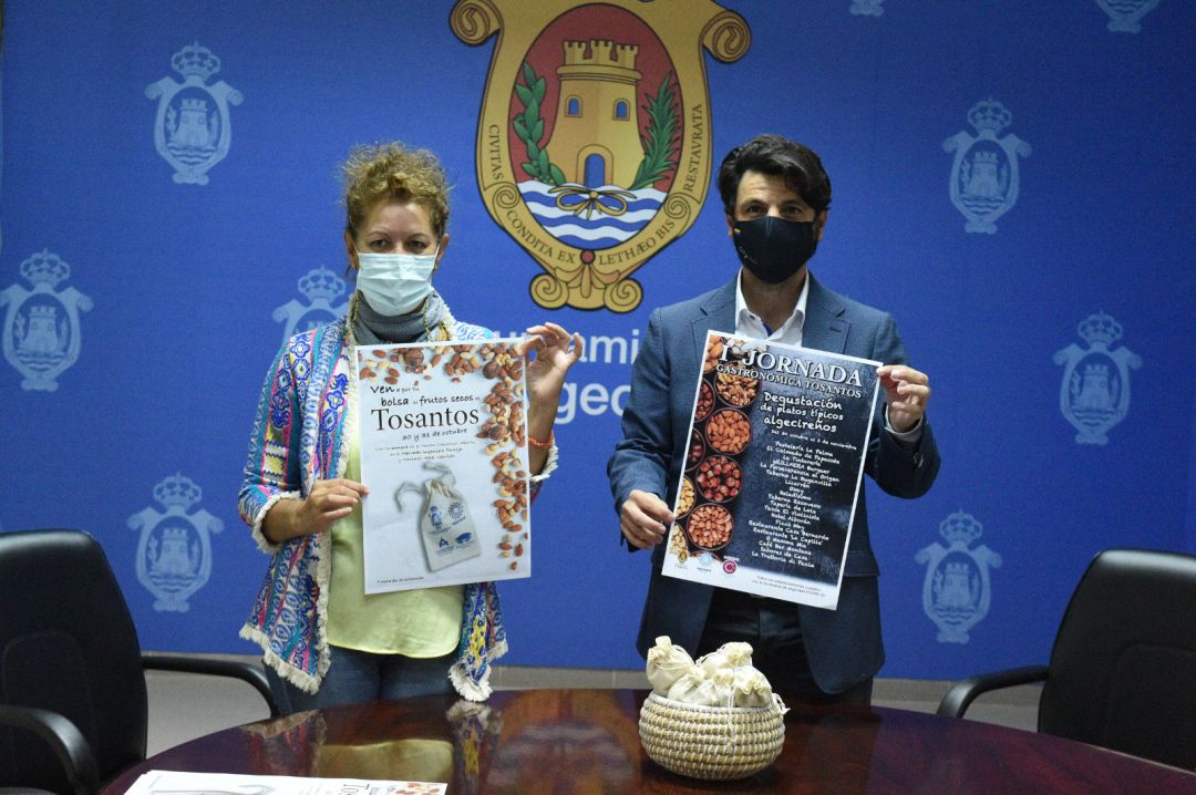 Un momento de la presentación. Un momento de la presentación.