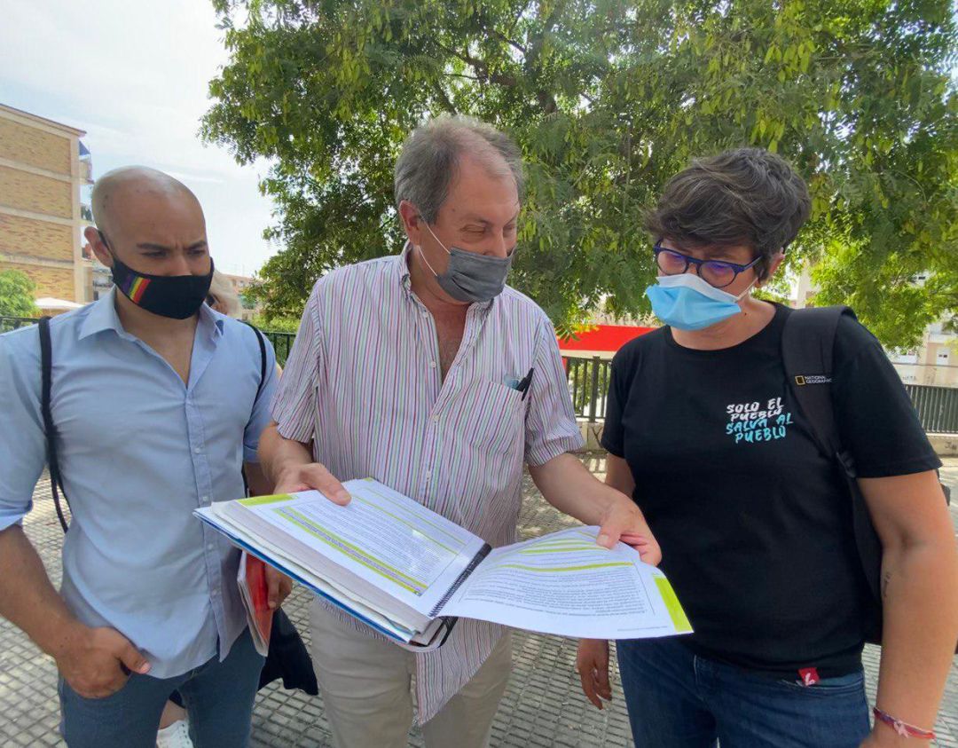 El portavoz municipal, Xavi López, y la coordinadora general de Podem en la Comunitat Valenciana, Pilar Lima. El portavoz municipal, Xavi López, y la coordinadora general de Podem en la Comunitat Valenciana, Pilar Lima.