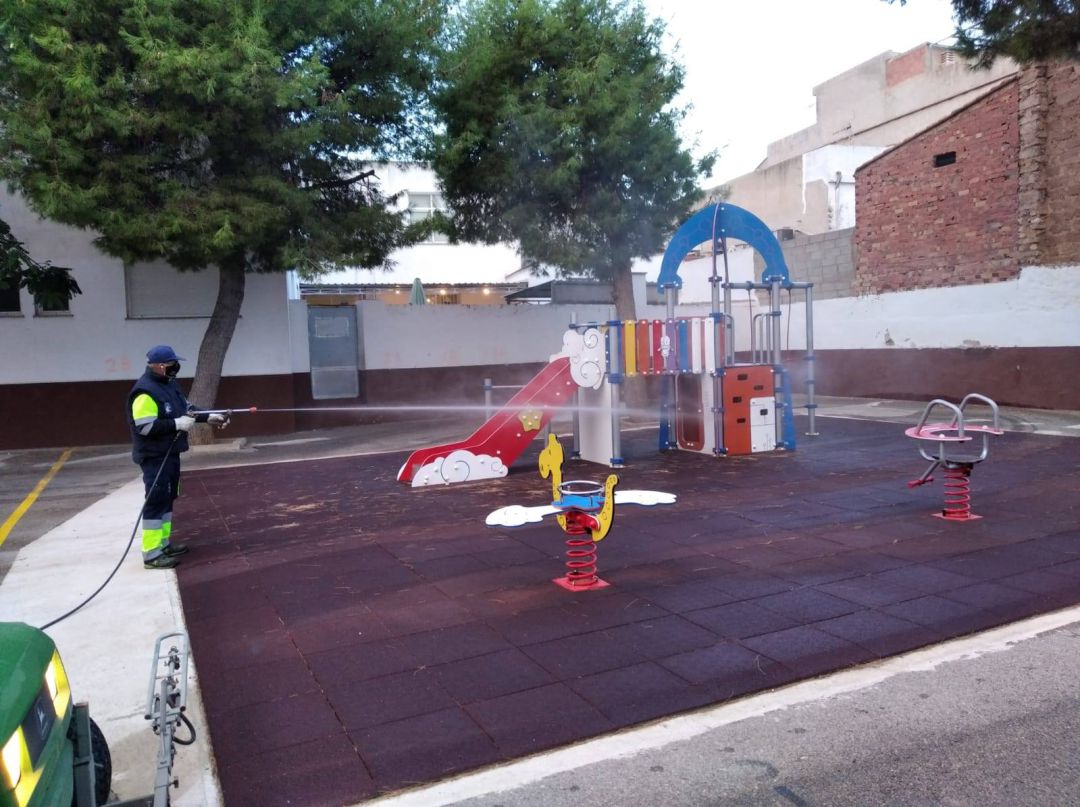 Desinfección de parques infantiles Desinfección de parques infantiles