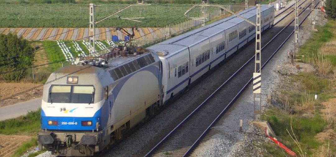 Al ser una vía única, hubo que interrumpir el tráfico ferroviario Al ser una vía única, hubo que interrumpir el tráfico ferroviario