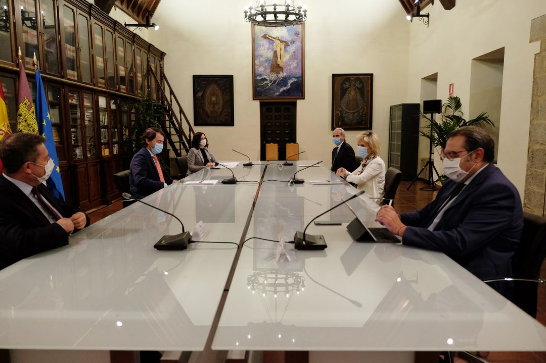 Reunión para acordar el cierre perimetral Reunión para acordar el cierre perimetral