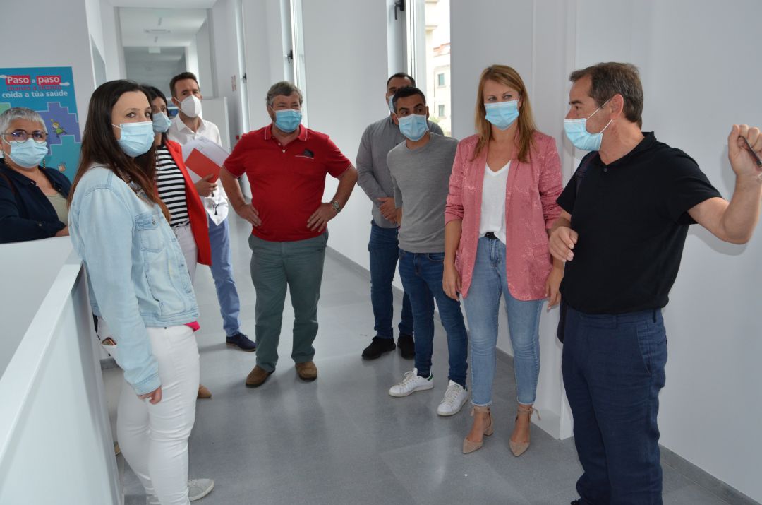El gobierno local de Salceda visitando el nuevo centro de salud del municipio con técnicos del Sergas. El gobierno local de Salceda visitando el nuevo centro de salud del municipio con técnicos del Sergas.