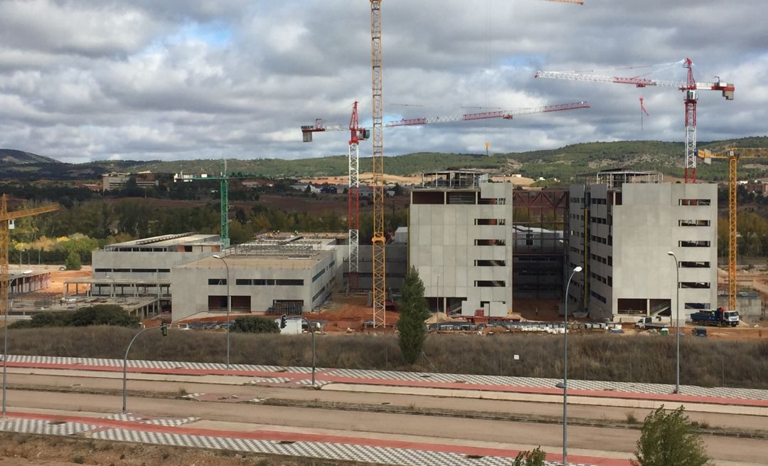Las obras del hospital de Cuenca, en una imagen de archivo Las obras del hospital de Cuenca, en una imagen de archivo