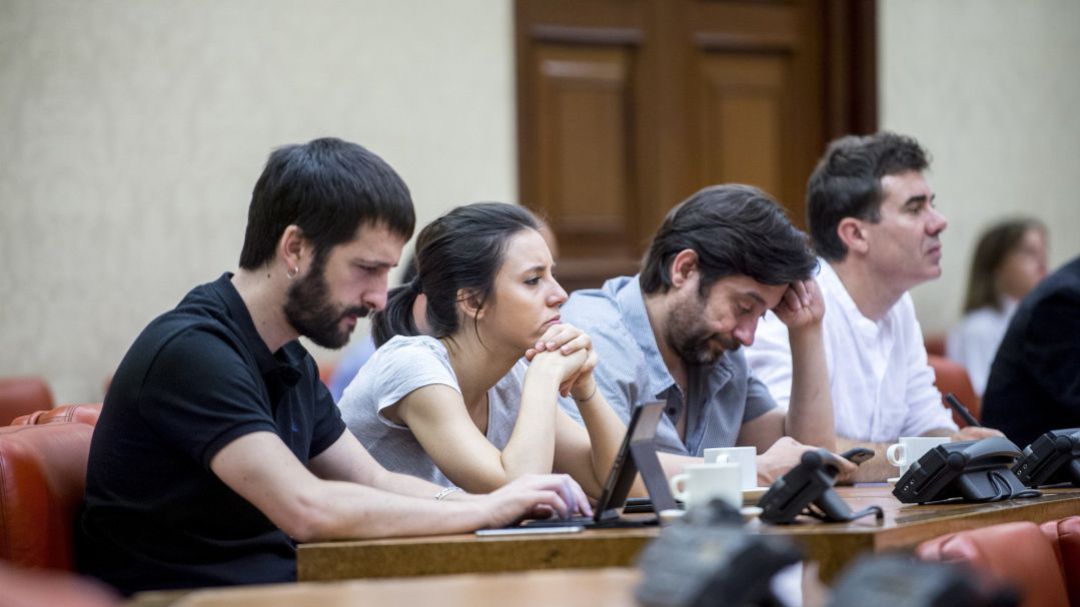 Los dirigentes de Podemos Juanma del Olmo, Irene Montero y Rafael Mayoral en una imagen de archivo. Los dirigentes de Podemos Juanma del Olmo, Irene Montero y Rafael Mayoral en una imagen de archivo.
