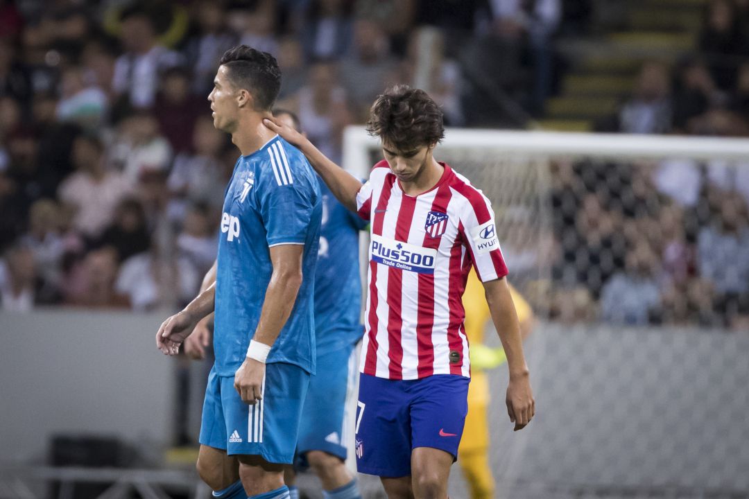 Cristiano Ronaldo y Joao Felix en un partido de Champions League entre la Juventus Turin y el Atlético de Madrid. Cristiano Ronaldo y Joao Felix en un partido de Champions League entre la Juventus Turin y el Atlético de Madrid.