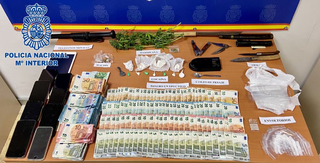 Imagen del alijo intervenido. Imagen del alijo intervenido.