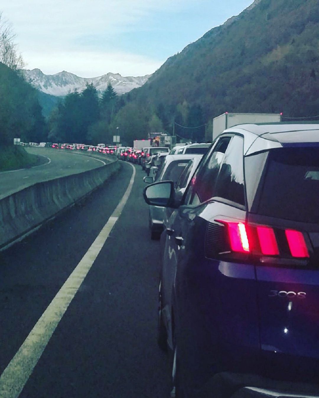 Cues en la ruta cap al Pas. Cues en la ruta cap al Pas.