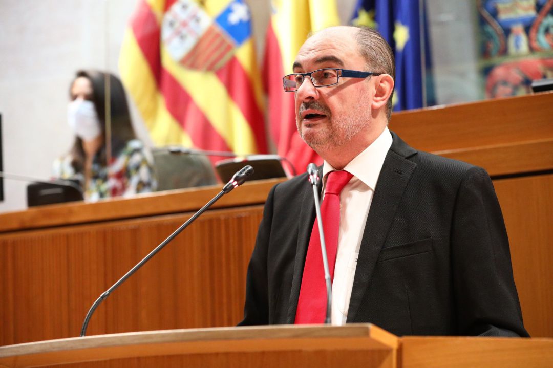 El presidente aragonés, Javier Lambán, en su discurso de intervención en el Debate del estado de la Comunidad
El presidente aragonés, Javier Lambán, en su discurso de intervención en el Debate del estado de la Comunidad