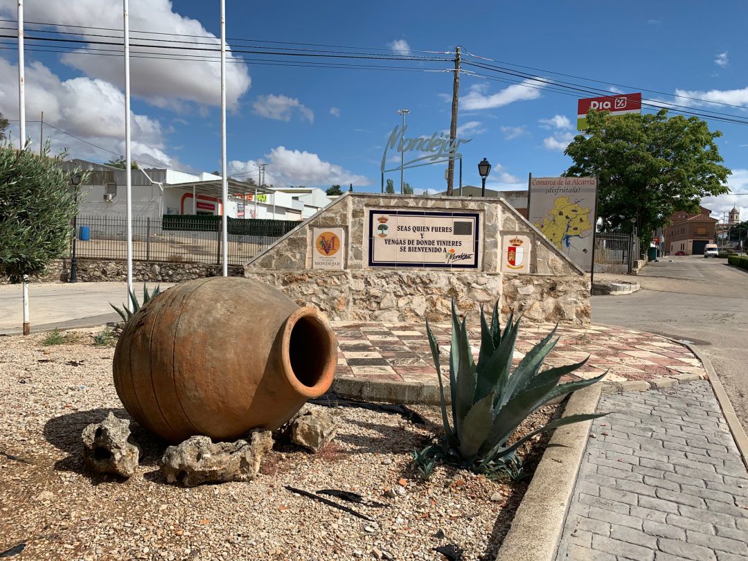 Entrada a Mondéjar Entrada a Mondéjar