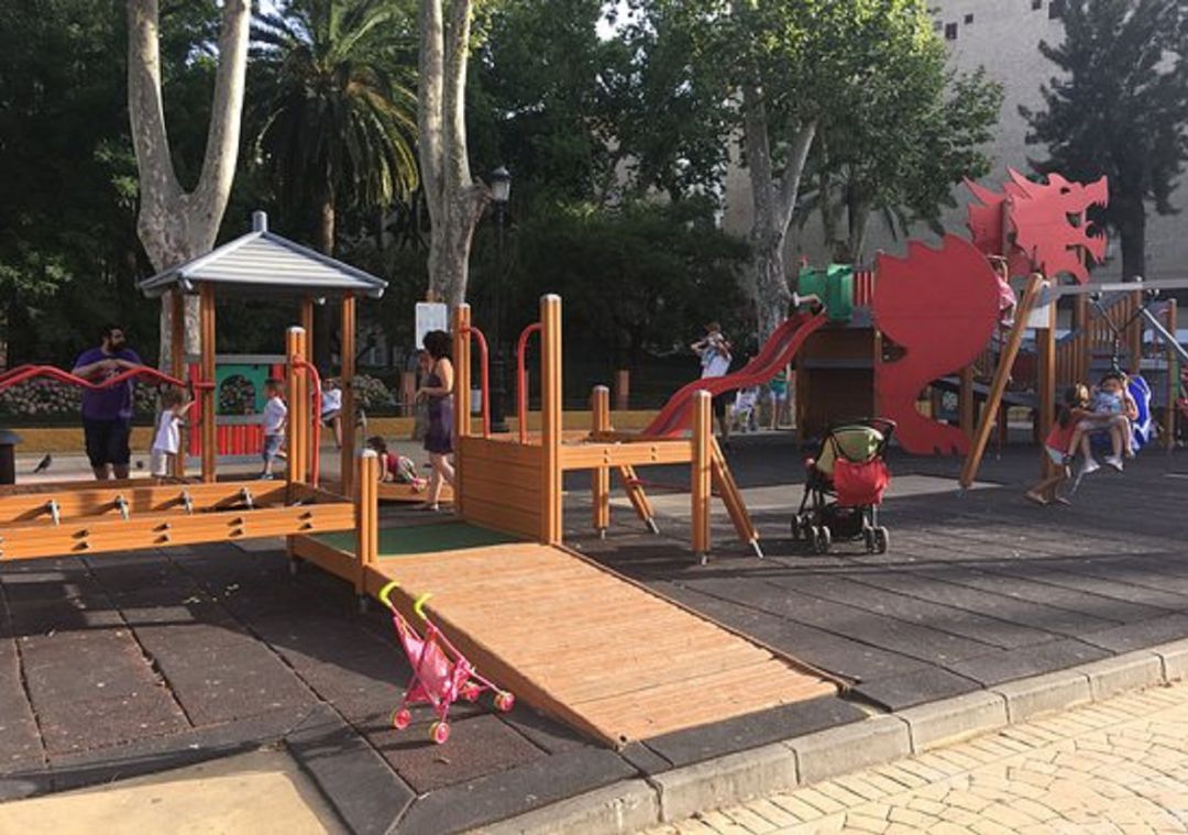 Parque infantil en el María Cristina. Parque infantil en el María Cristina.