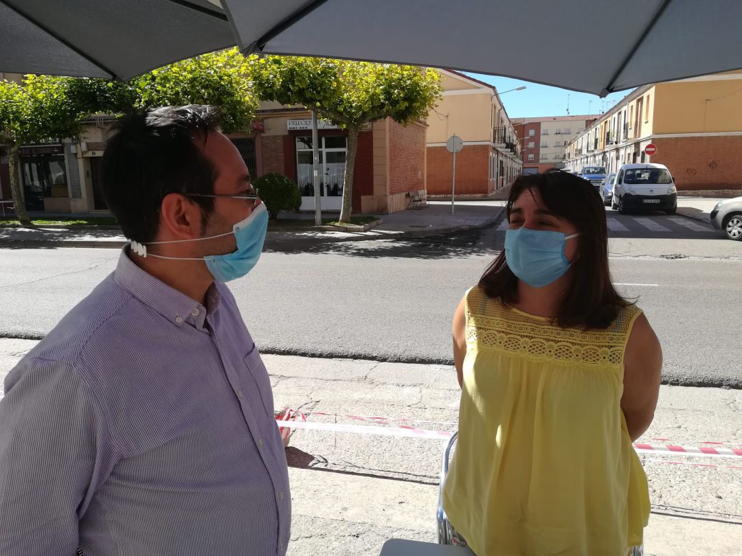 Imagen de archivo de los concejales de Podemos, Andrés Gonzalo y María Ángeles Pizarro, este verano tras las últimas declaraciones judiciales del caso Proincove Imagen de archivo de los concejales de Podemos, Andrés Gonzalo y María Ángeles Pizarro, este verano tras las últimas declaraciones judiciales del caso Proincove