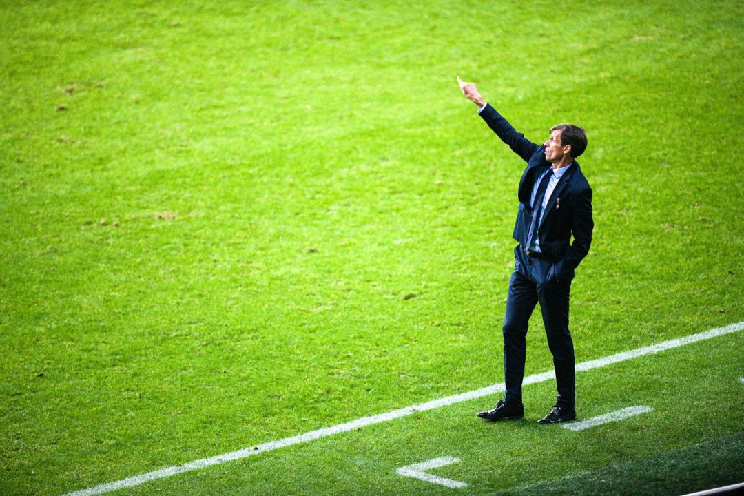 Ziganda en partido oficial Ziganda en partido oficial