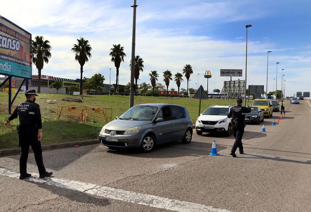 Uno de los controles de acceso a Jerez Uno de los controles de acceso a Jerez