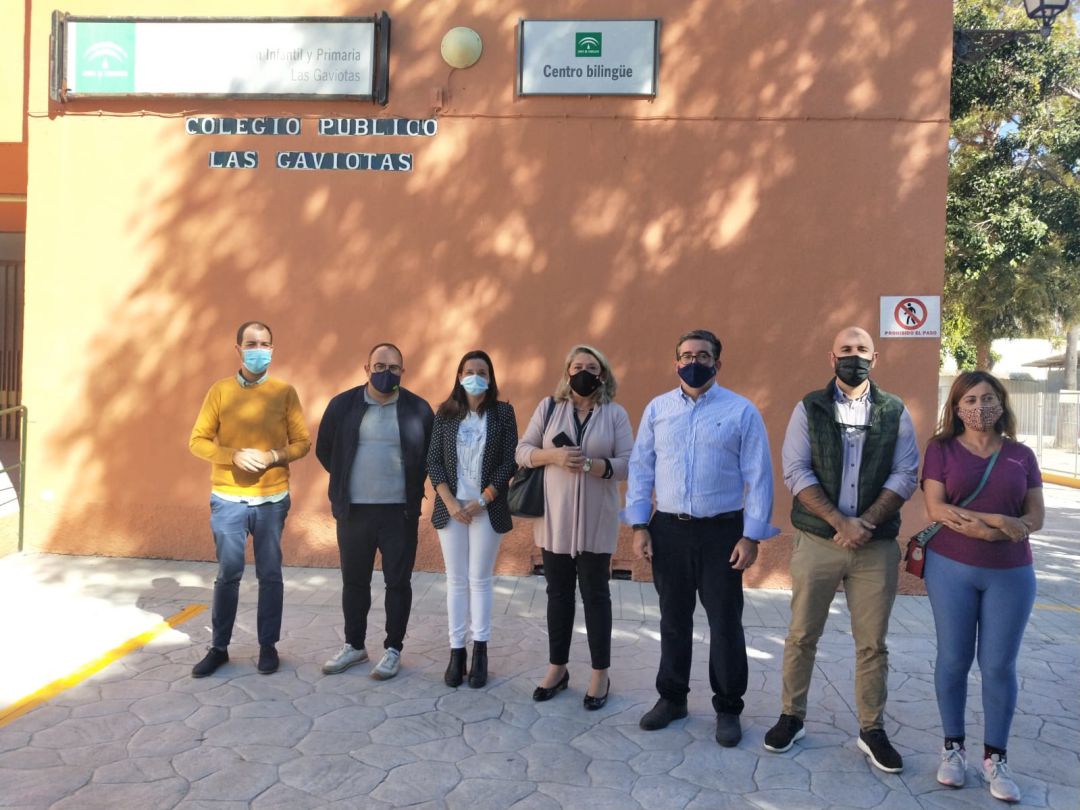 La alcaldesa de Almuñécar, Trinidad Herrera, con miembros del equipo de gobierno visitan las instalaciones del colegio Las Gaviotas de La Herradura La alcaldesa de Almuñécar, Trinidad Herrera, con miembros del equipo de gobierno visitan las instalaciones del colegio Las Gaviotas de La Herradura