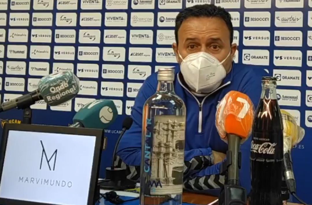 Salmerón en la rueda de prensa previa al partido frente al Córdoba Salmerón en la rueda de prensa previa al partido frente al Córdoba