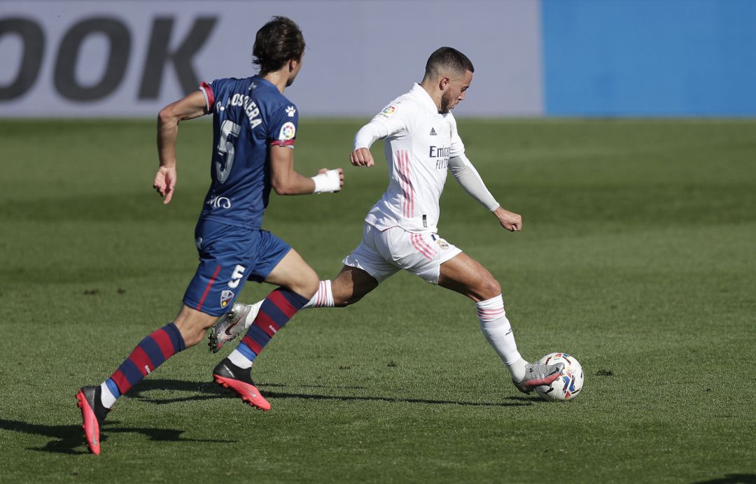 Hazard en el partido de Liga ante el Huesca. Hazard en el partido de Liga ante el Huesca.