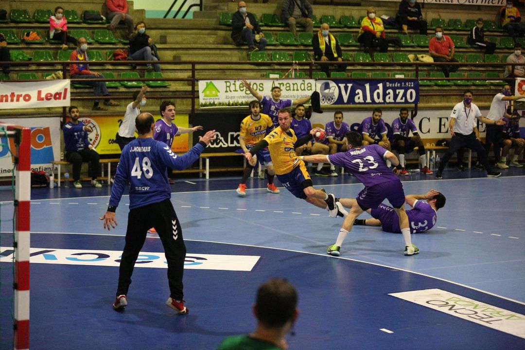 Baronetto debutó con la amarilla ante Guadalajara. Baronetto debutó con la amarilla ante Guadalajara.