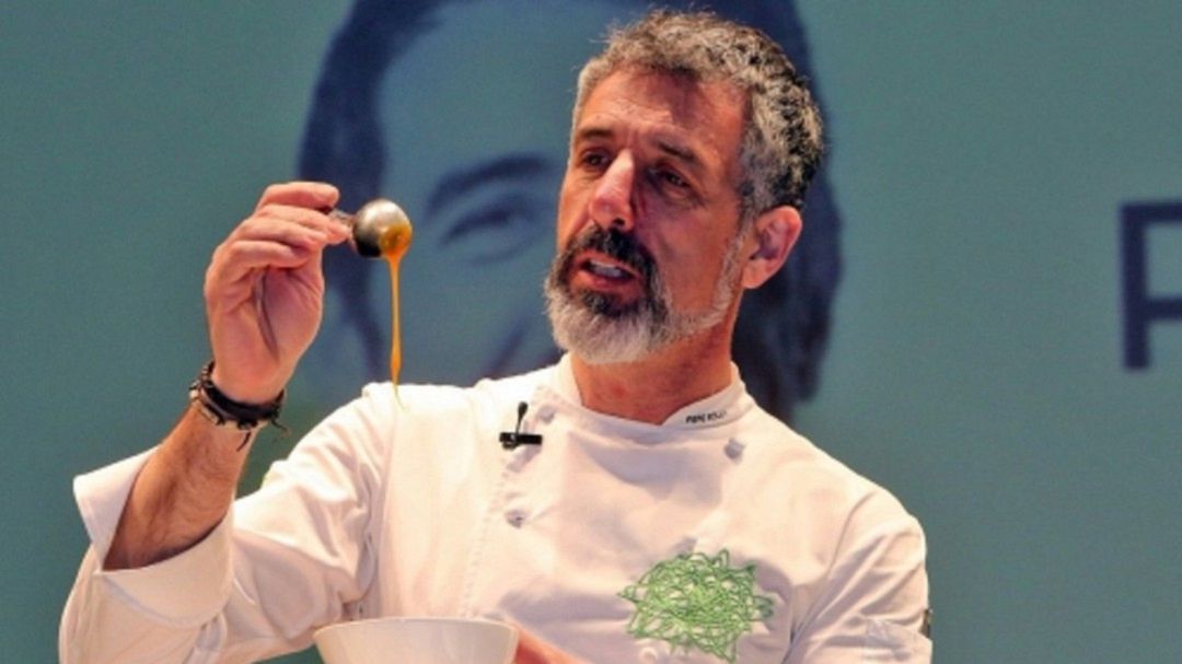 El chef Pepe Solla durante un "Show cooking" en Pontevedra El chef Pepe Solla durante un "Show cooking" en Pontevedra