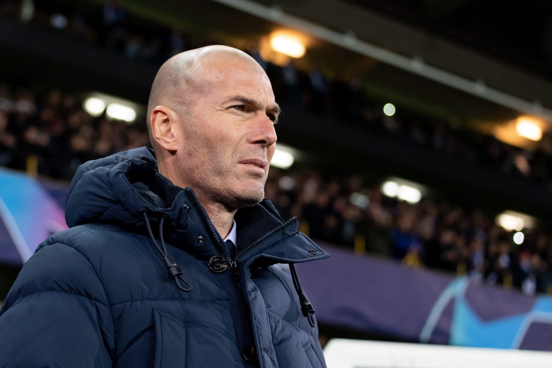 Zinedine Zidane durante un partido de Champions League Zinedine Zidane durante un partido de Champions League