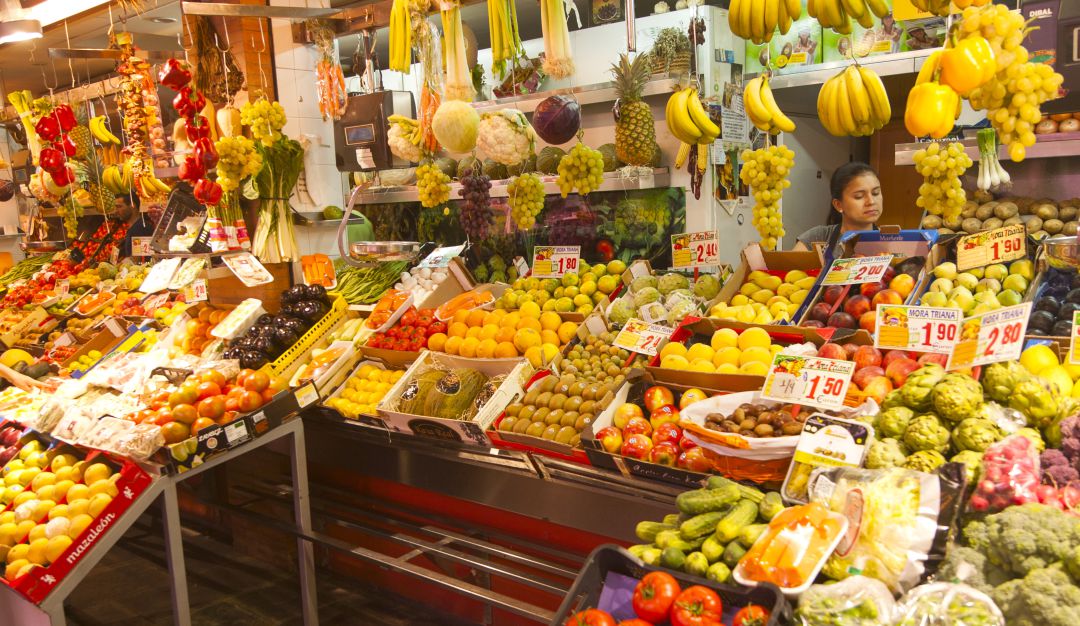 Una frutería en Sevilla. Una frutería en Sevilla.