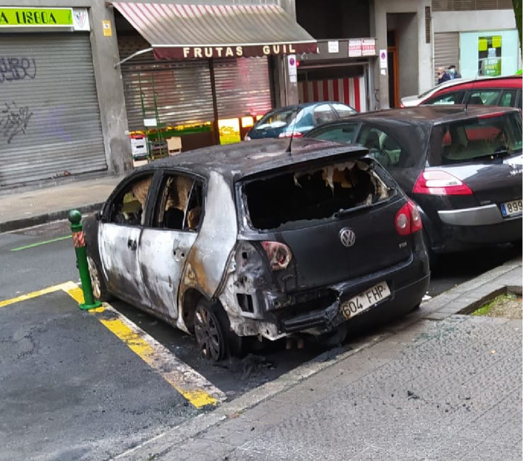 Todavía se desconoce si el fuego ha sido provocado, aunque no se descarta Todavía se desconoce si el fuego ha sido provocado, aunque no se descarta
