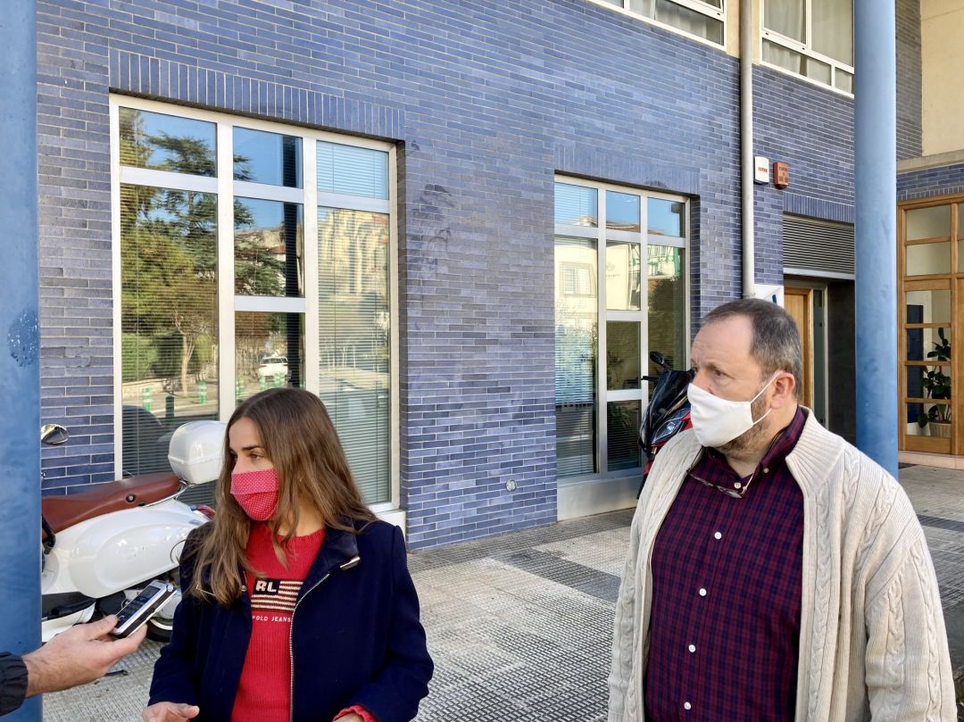El Alcalde Txomin Sagarzazu y la Concejala de Promoción Económica, Comercio y Turismo María Serrano. El Alcalde Txomin Sagarzazu y la Concejala de Promoción Económica, Comercio y Turismo María Serrano.