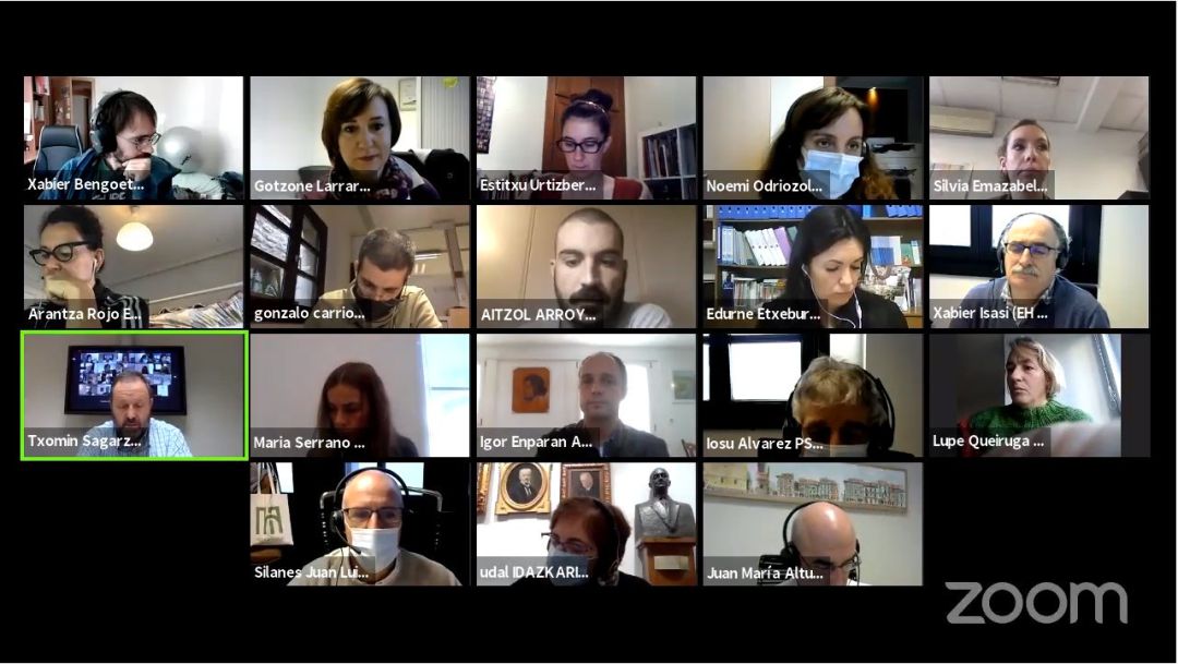 Los concejales conectados vía Zoom en el pleno telemético celebrado hoy. Los concejales conectados vía Zoom en el pleno telemético celebrado hoy.