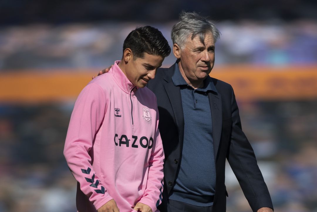 James Rodriguez y Carlo Ancelotti en un partido ante el West Bromwich Albion. James Rodriguez y Carlo Ancelotti en un partido ante el West Bromwich Albion.