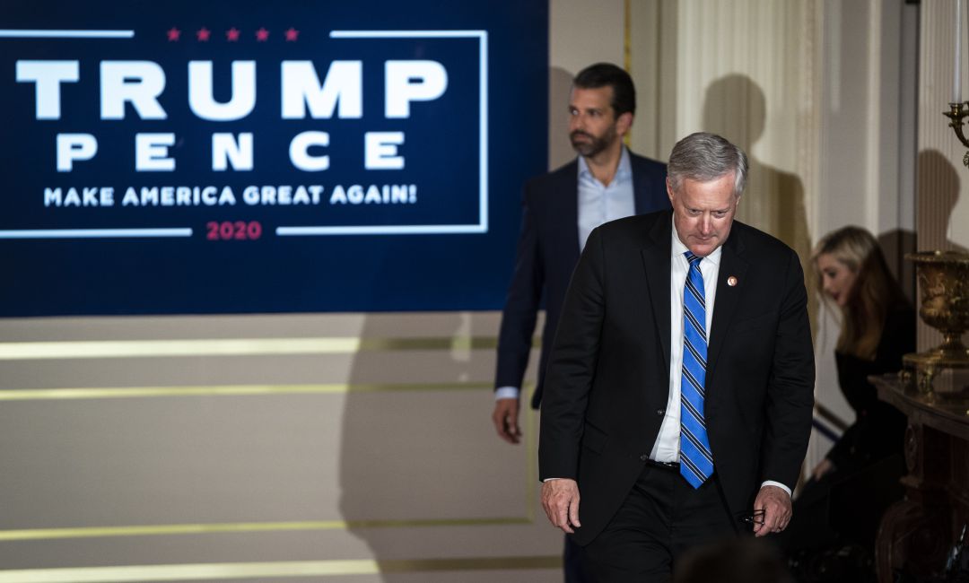 El jefe de gabinete de Trump, en el último acto del presidente sin mascarilla. El jefe de gabinete de Trump, en el último acto del presidente sin mascarilla.