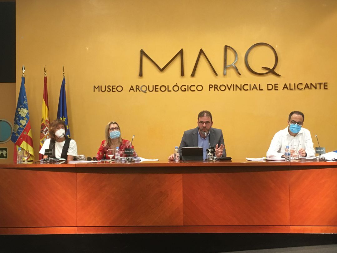 Los representantes acuerdan además solicitar una subvención para la compra de 500 compostadores para iniciar el compostaje doméstico en los municipios consorciados Los representantes acuerdan además solicitar una subvención para la compra de 500 compostadores para iniciar el compostaje doméstico en los municipios consorciados