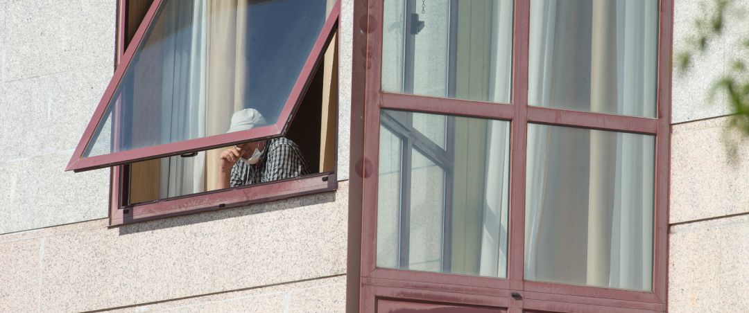 Una persona mayor en una residencia Una persona mayor en una residencia