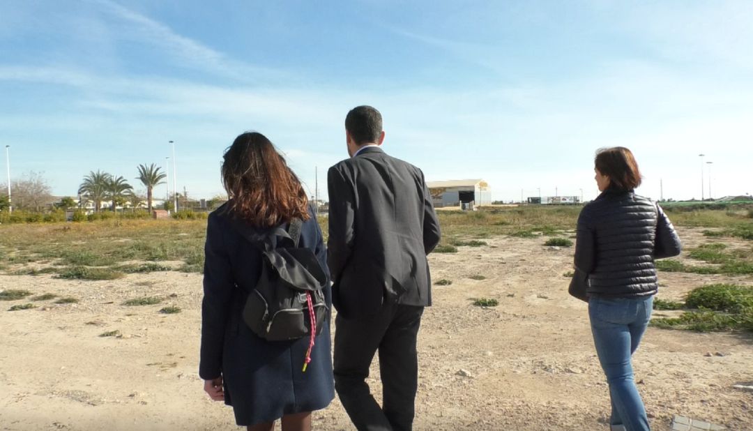 El alcalde en los terrenos del segundo centro de salud de Altabix El alcalde en los terrenos del segundo centro de salud de Altabix
