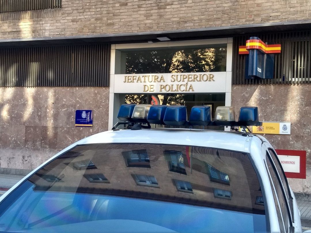Detenido acusado de agredir a varias personas y a dos agentes tras robar en un comercio en Pamplona Detenido acusado de agredir a varias personas y a dos agentes tras robar en un comercio en Pamplona