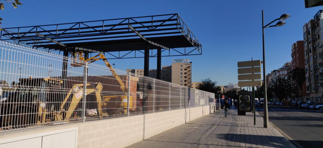 Construcción de una gasolinera al lado de dos colegios y del hospital Doctor Pesset en València Construcción de una gasolinera al lado de dos colegios y del hospital Doctor Pesset en València