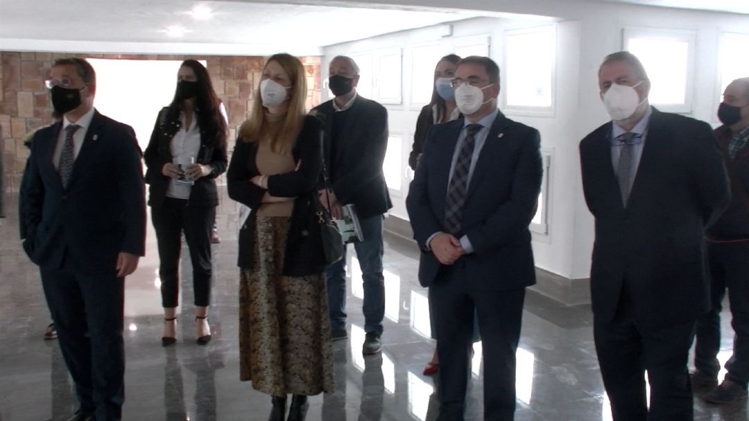 El alcalde, Francisco Huertas ha visitado las instalaciones del antiguo seminario junto con el presidente de la Fundación Cuidar y Curar, Fernando Jiménez El alcalde, Francisco Huertas ha visitado las instalaciones del antiguo seminario junto con el presidente de la Fundación Cuidar y Curar, Fernando Jiménez