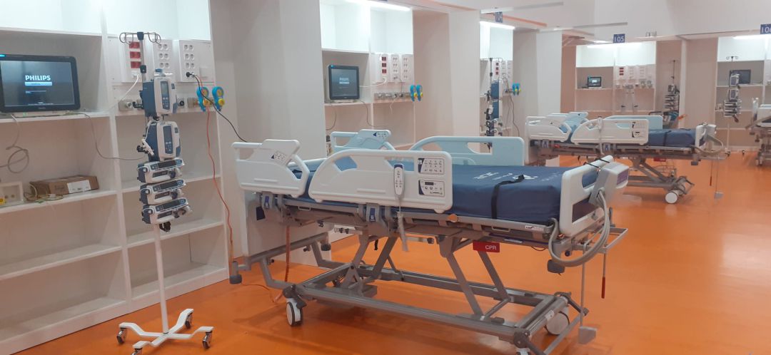 Algunas de las camas habilitadas en el gimnasio. Algunas de las camas habilitadas en el gimnasio.