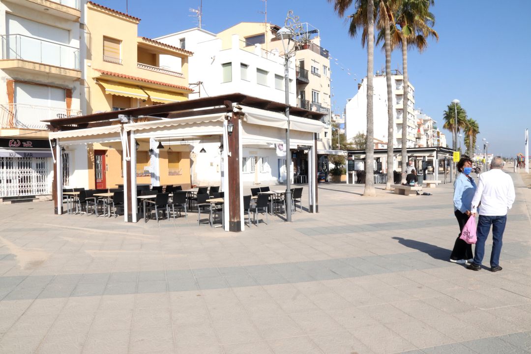 Pla general del passeig marítim de Torredembarra, pràcticament buit. Foto del 30 d'octubre del 2020. Pla general del passeig marítim de Torredembarra, pràcticament buit. Foto del 30 d'octubre del 2020.