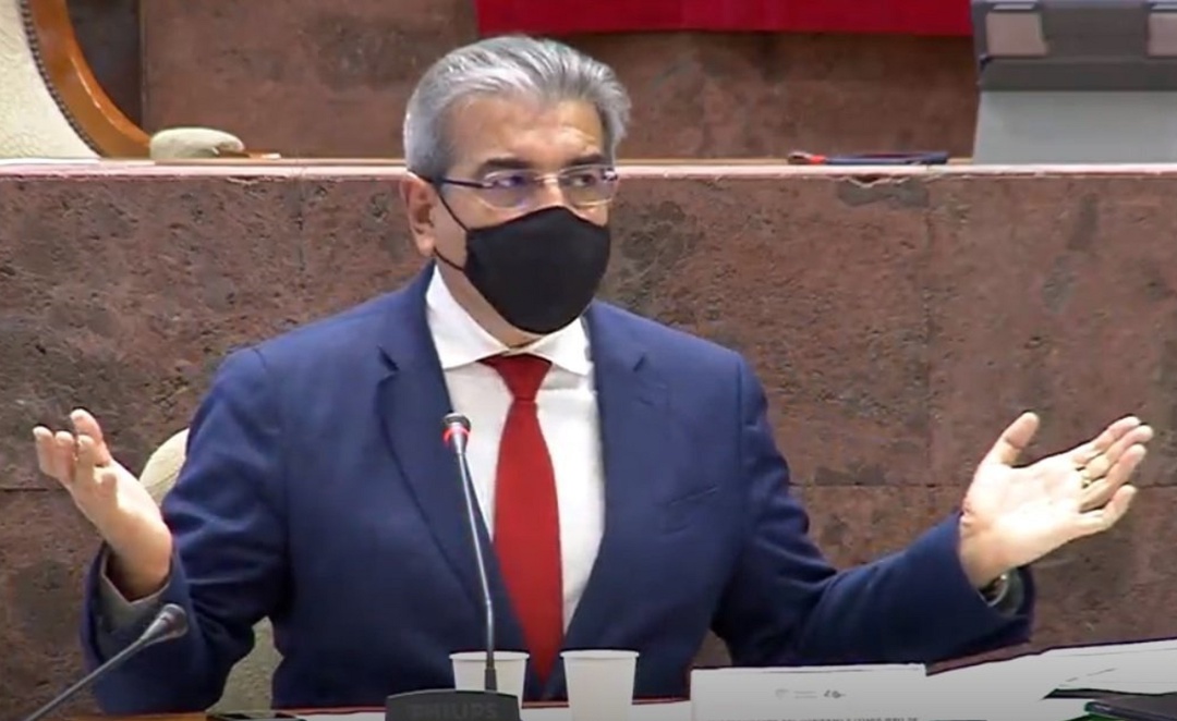 Román Rodríguez, vicepresidente del Gobierno canario y también Consejero de Hacienda, durante una comisión de Presupuestos en el Parlamento de Canarias Román Rodríguez, vicepresidente del Gobierno canario y también Consejero de Hacienda, durante una comisión de Presupuestos en el Parlamento de Canarias