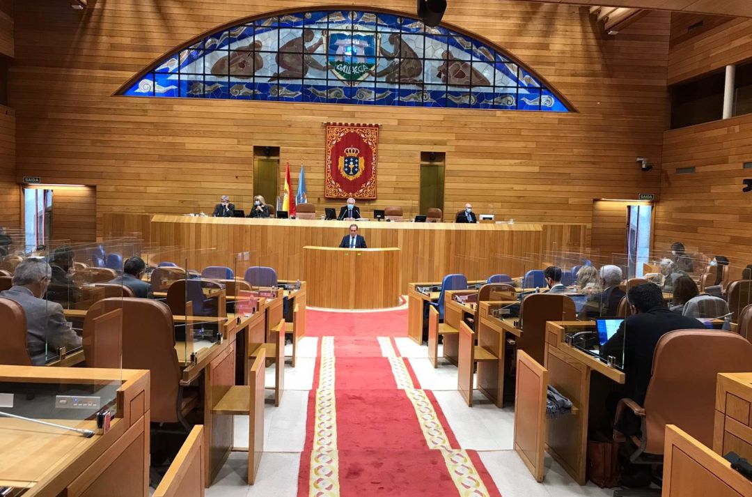 El conselleiro de Facenda, Valeriano Martínez, comparece en el Parlamento. El conselleiro de Facenda, Valeriano Martínez, comparece en el Parlamento.