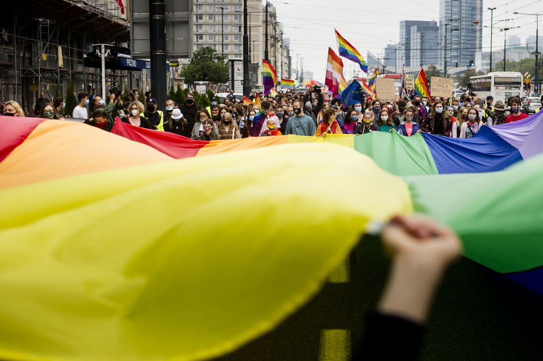 Incluso en plena Europa, como es el caso de Polonia, la lucha por los derechos LGTBi sigue teniendo muchos pasos por delante. Incluso en plena Europa, como es el caso de Polonia, la lucha por los derechos LGTBi sigue teniendo muchos pasos por delante.