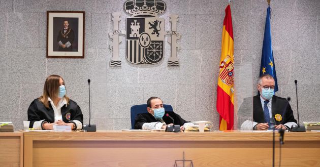 El magistrado Alfonso Guevara (c) durante el juicio El magistrado Alfonso Guevara (c) durante el juicio