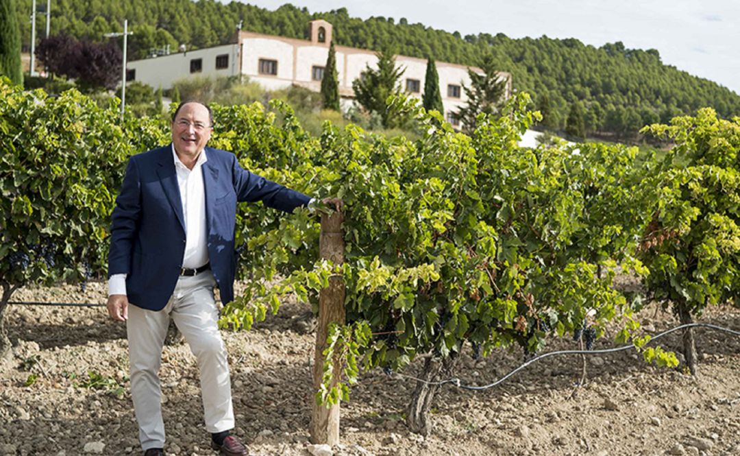Carlos Moro, recientemente galardonado al Mérito Enoturístico en los V Premios 'Rutas del Vino de España'. Carlos Moro, recientemente galardonado al Mérito Enoturístico en los V Premios 'Rutas del Vino de España'.
