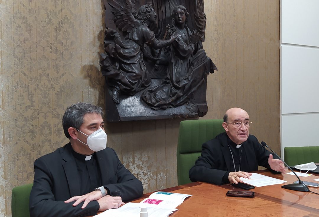 El arzobispo en funciones, Fidel Herráez (dcha) y el ecónomo de la Diócesis, Vicente Rebollo El arzobispo en funciones, Fidel Herráez (dcha) y el ecónomo de la Diócesis, Vicente Rebollo