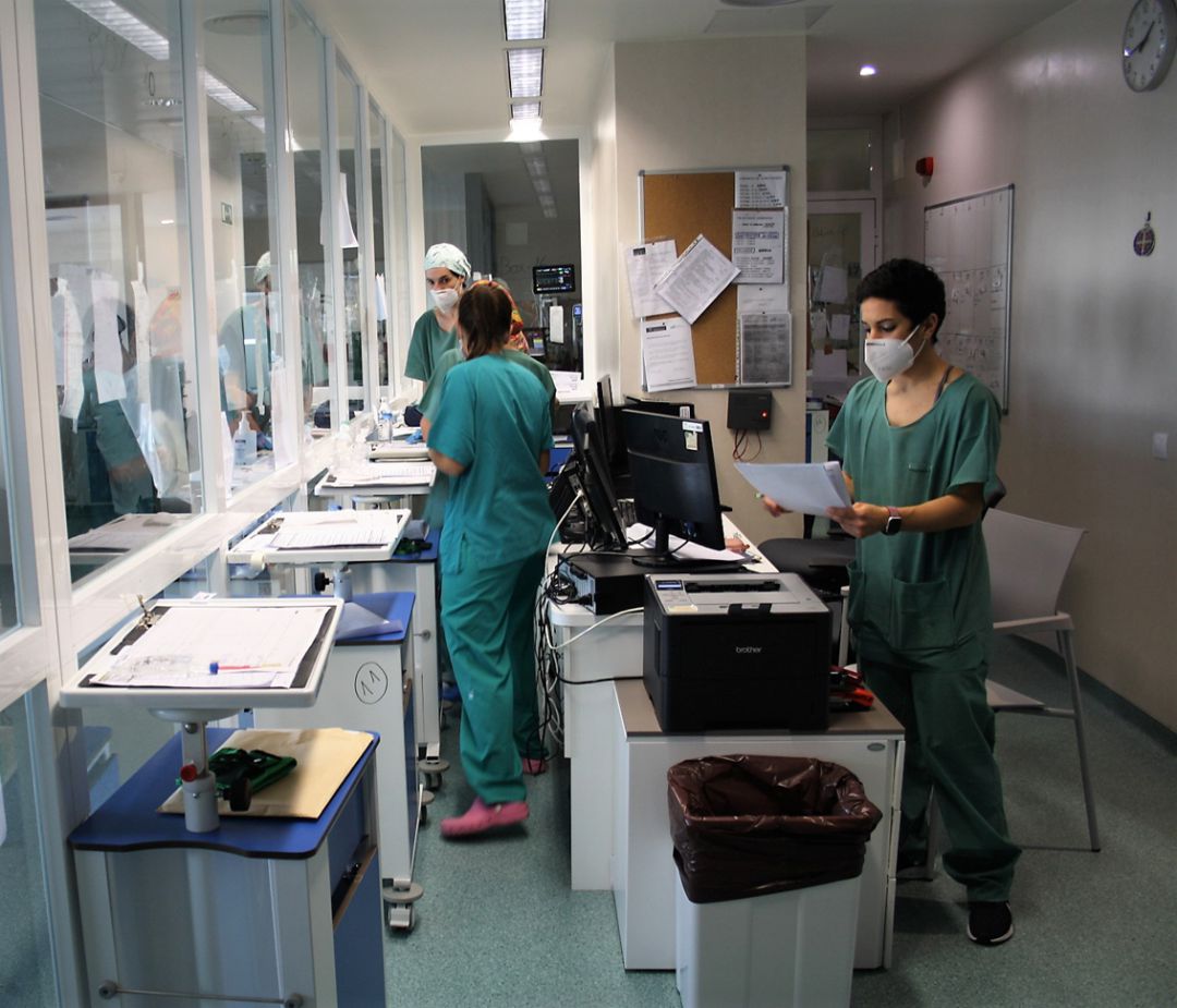 Sanitarios del 'área covid' del Hospital Clínico San Cecilio de Granada Sanitarios del 'área covid' del Hospital Clínico San Cecilio de Granada