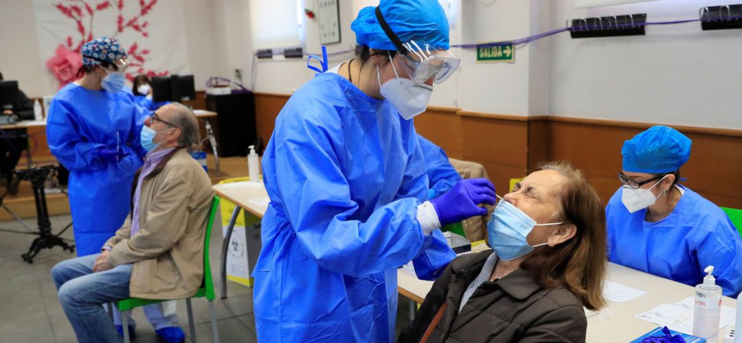 La Comunidad de Madrid continúa realizando pruebas para detectar el coronavirus en varios puntos de la región La Comunidad de Madrid continúa realizando pruebas para detectar el coronavirus en varios puntos de la región