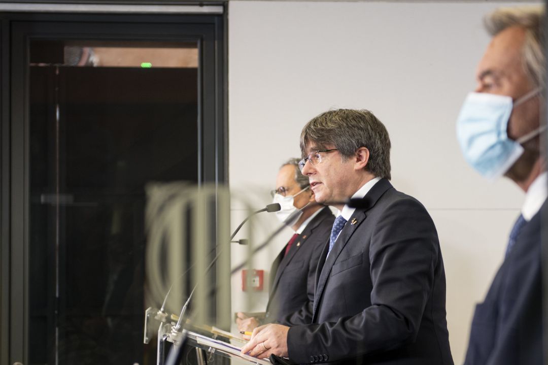 Los expresidents de la Generalitat de Catalunya Quim Torra - 17 de mayo de 2018-28 de septiembre de 2020-; Carles Puidgemont -12 de enero de 2016-28 de octubre de 2017; y Artur Mas -27 de diciembre de 2010-12 de enero de 2016. Los expresidents de la Generalitat de Catalunya Quim Torra - 17 de mayo de 2018-28 de septiembre de 2020-; Carles Puidgemont -12 de enero de 2016-28 de octubre de 2017; y Artur Mas -27 de diciembre de 2010-12 de enero de 2016.