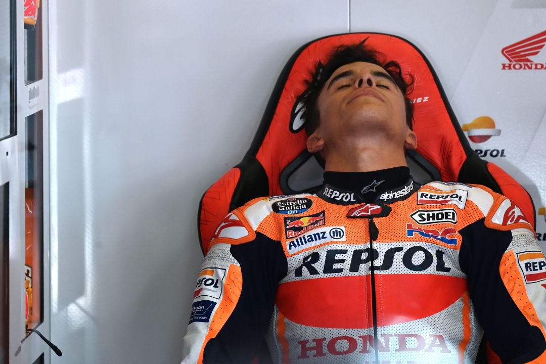Marc Márquez suspira en el 'paddock' Marc Márquez suspira en el 'paddock'