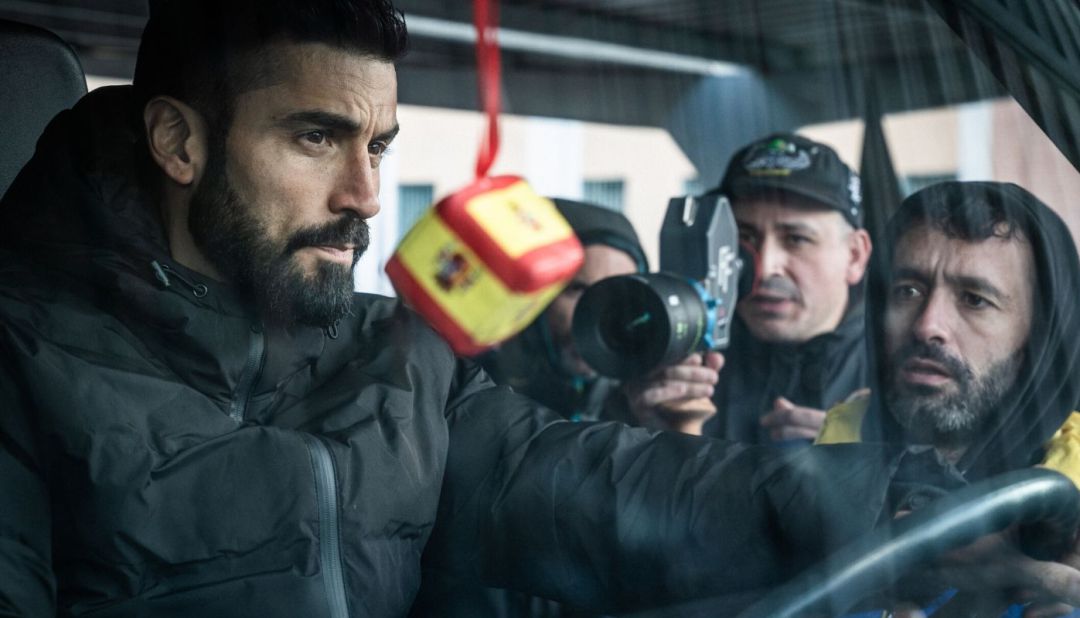 Álex García, durante una escena de 'Antidisturbios'. Álex García, durante una escena de 'Antidisturbios'.